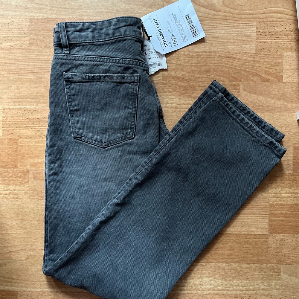 NWT Zara Women’s Grey Denim Jeans Straight Leg - Low Rise